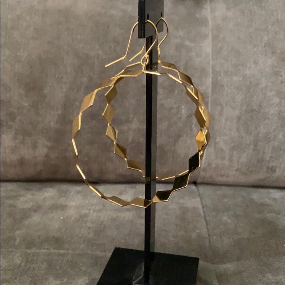 Oversized high shine gold hoop earrings - Picture 4 of 11